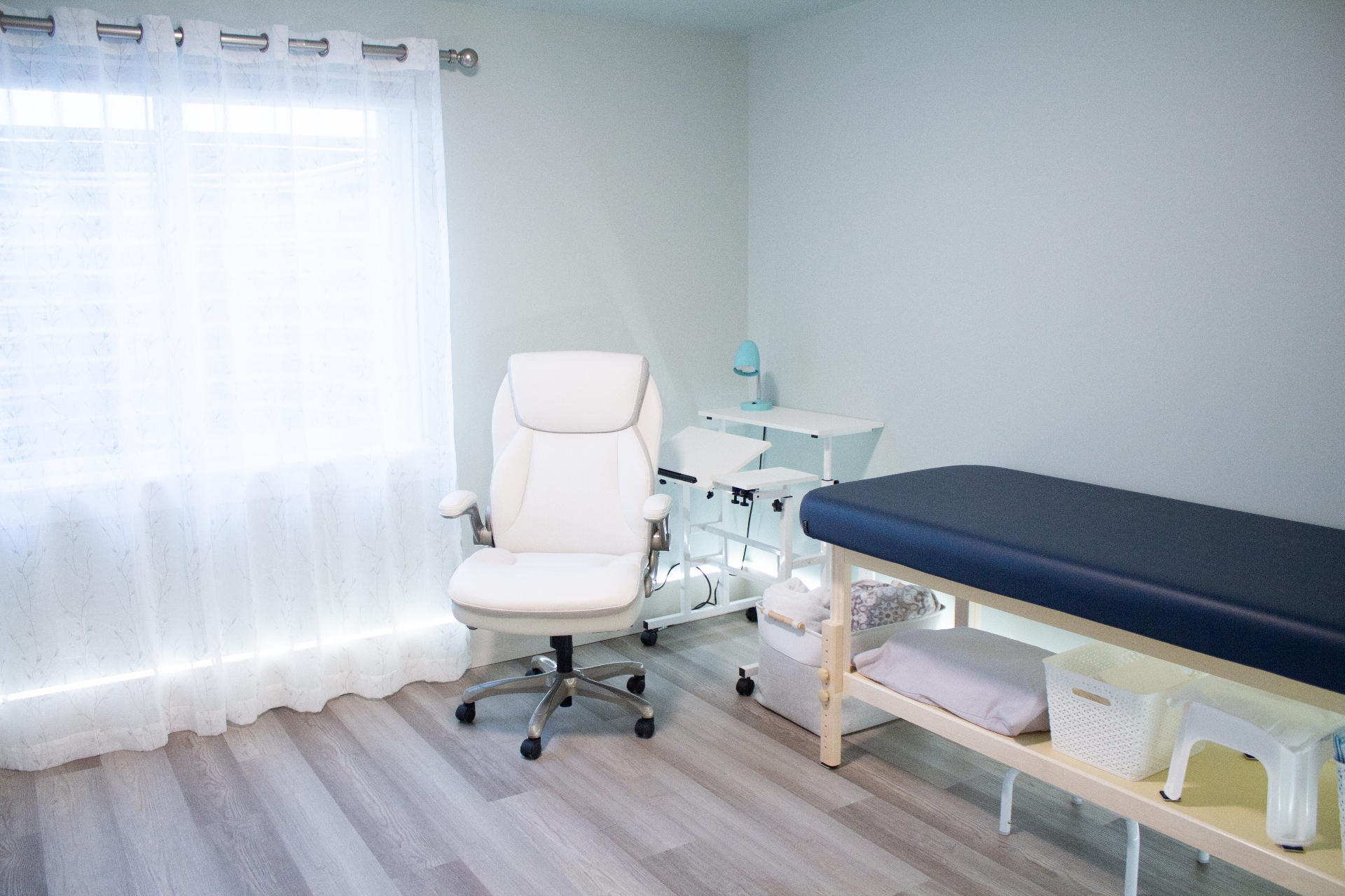 Private colon hydrotherapy treatment room